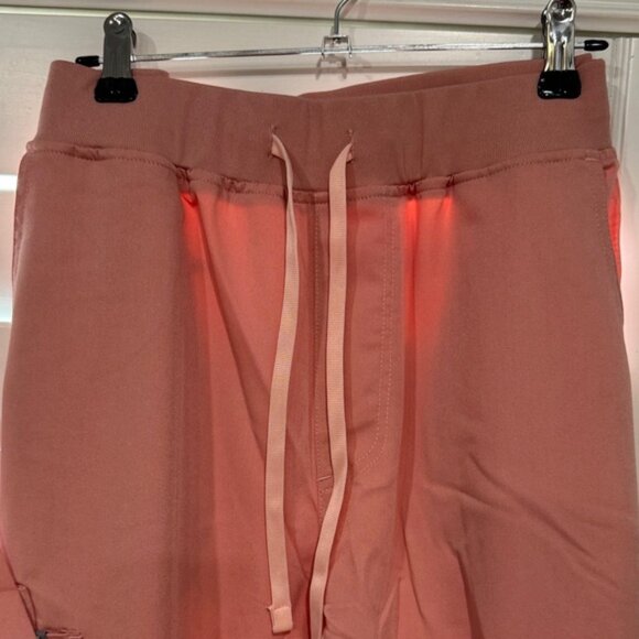 Figs Coral Women's Scrub Set - Picture 5 of 10